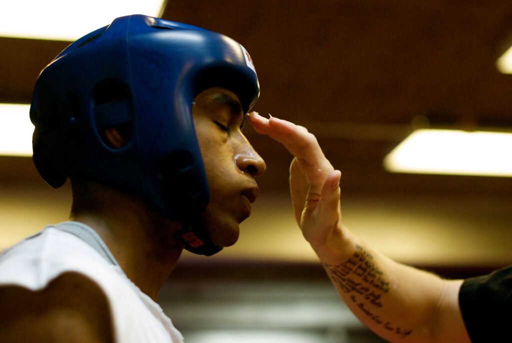 Why do fighters use petroleum jelly? And where does hyaluronic acid help? 1 Petroleum jelly is often used by fighters for reducing cuts